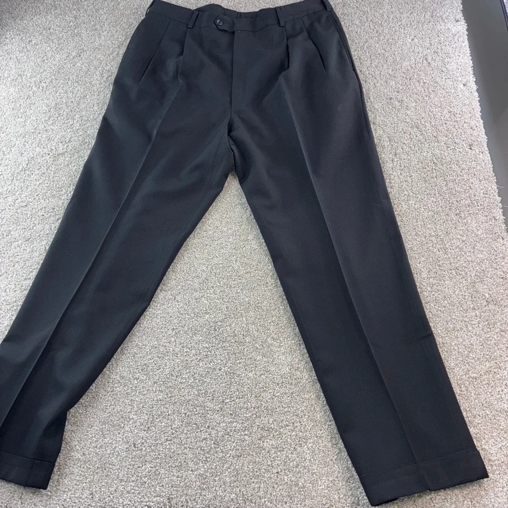 Jos A Banks Executive Collection Mens 36x30 Black Pleated Cuffed Career Trousers